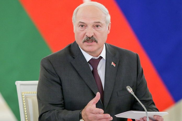 Президент Беларуси Александр Лукашенко Лукашенко на форуме в Минске предостерег от глобальных вызовов,недоверия и конфронтации между Востоком и Западом